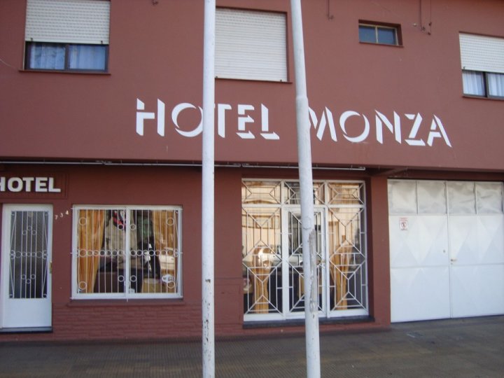 Alquiler Turístico HOTEL MONZA de Tandil, Buenos Aires